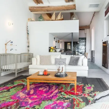 06j - Superb Duplex Loft With Ac - Sea View *